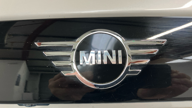 MINI Hatchback 135kW Cooper S Level 2 33kWh 3dr Auto Electric Hatchback